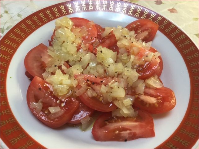 らっこが作ったらっきょうドレッシングonトマトです。