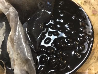 煮汁をかぶってふっくらとした黒豆です。