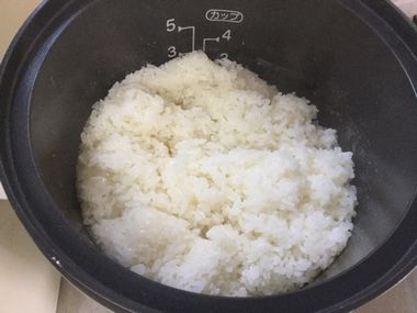 かき混ぜたもち米ご飯です。