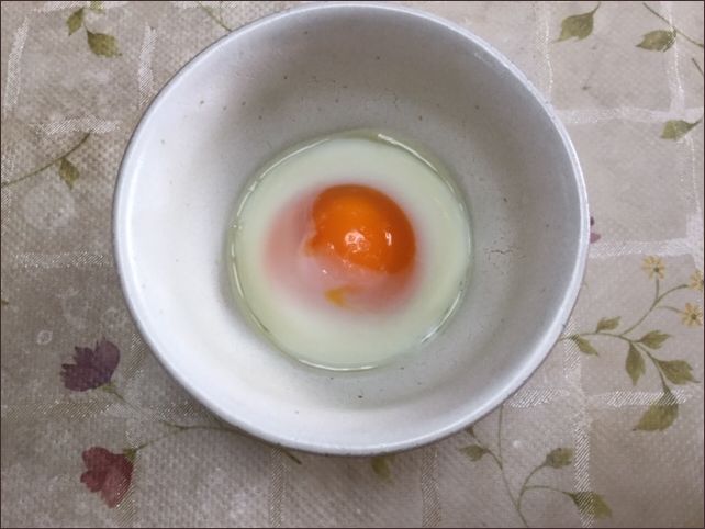 らっこがレンジで作った温泉卵です。