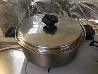 ふたをした鍋です。