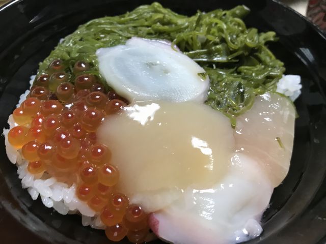 斉吉商店の海鮮丼です。
